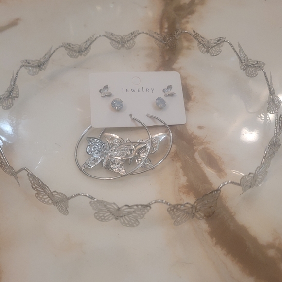 Beautiful butterfly headband/crown and 3 pairs of earrings. - Picture 5 of 9
